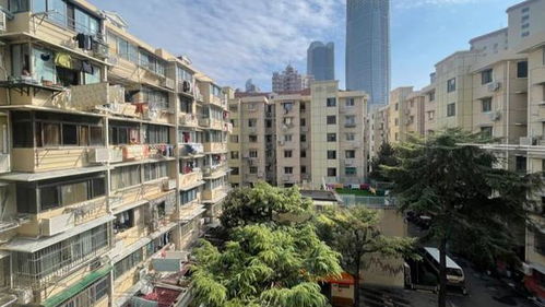 上海推出商品住房 以舊換新 活動,首批參與房企20多家 中介機構(gòu)近10家